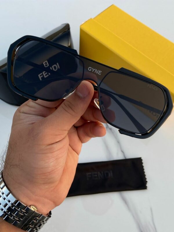 Fendi black glass - Image 3