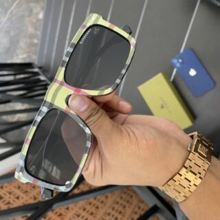 Burberry_8769_Funky_Green