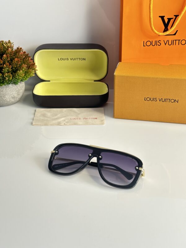 Louis_Vuitton_1918_gold_black_dc - Image 3