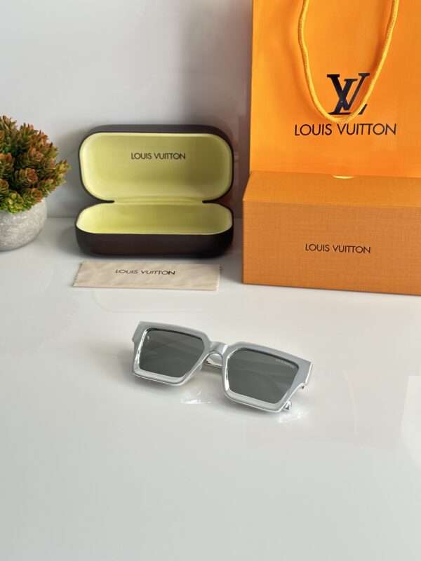 Louis_Vuitton_1505_silver_mercury - Image 4