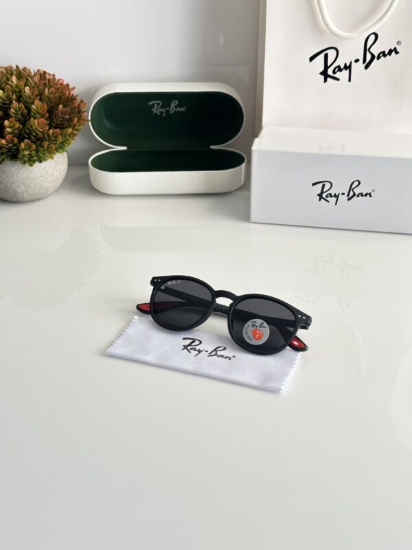 Rayban 8367 Black - Image 3