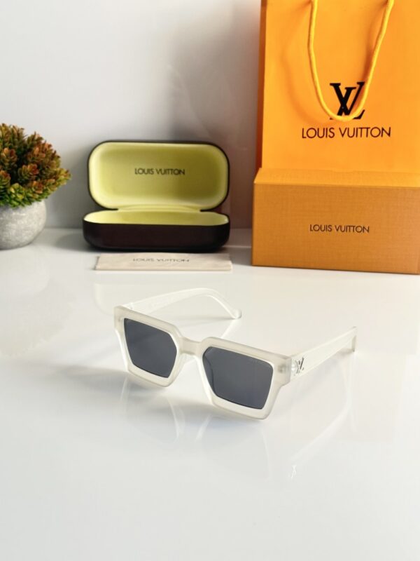 Louis_Vuitton_1505_Ice_Day - Image 3