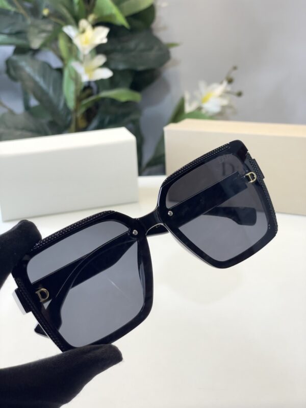 _Dior_23019_black - Image 2