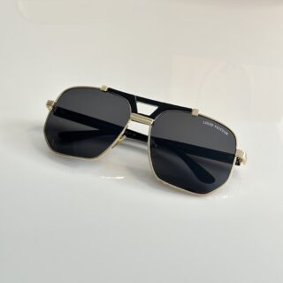 Louis_Vuitton_6010_Gold_Black