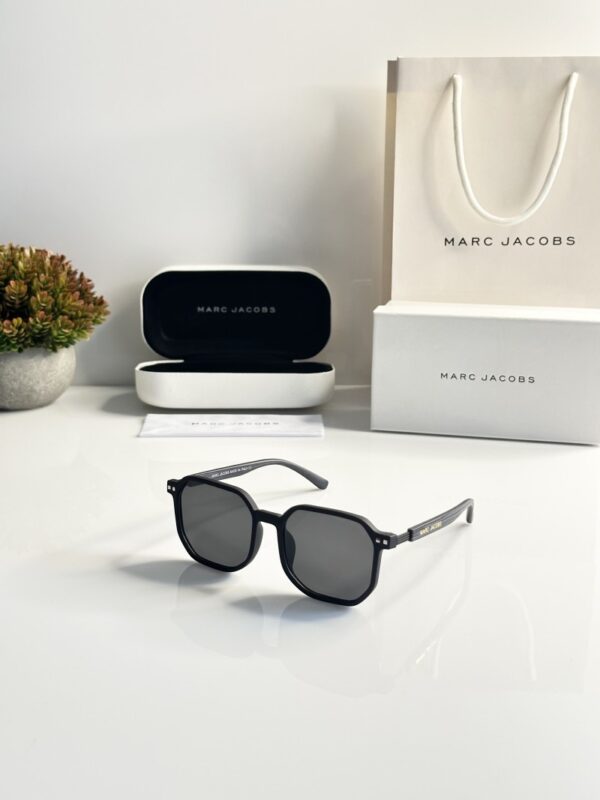 Marc Jacobs 301 Black - Image 2