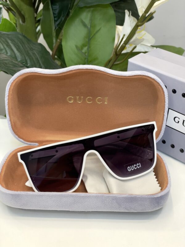 _Gucci_0565 - Image 2