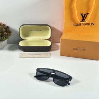 Louis_Vuitton_1822_Grey_Black