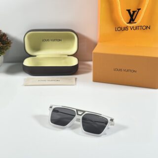 Louis_Vuitton_1230_Ice_Black