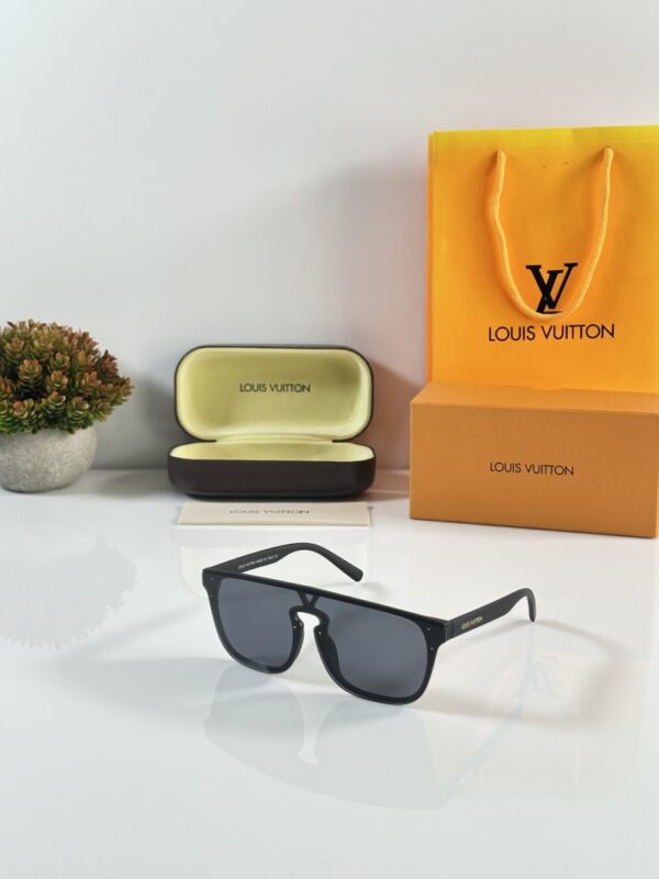 Louis_Vuitton_1822_Black - Image 4