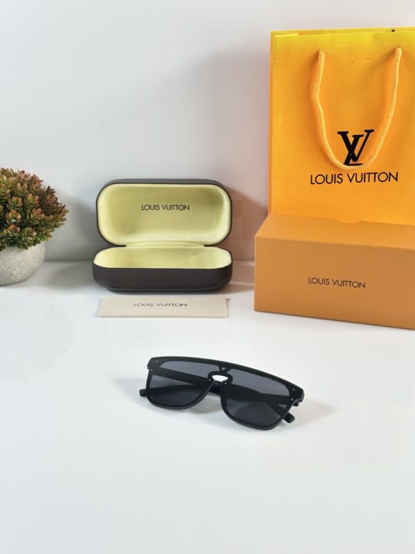 Louis_Vuitton_1822_Black - Image 3