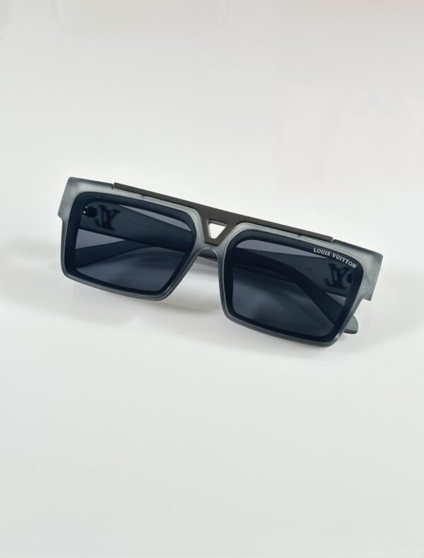 Louis_Vuitton_1984_Grey - Image 3