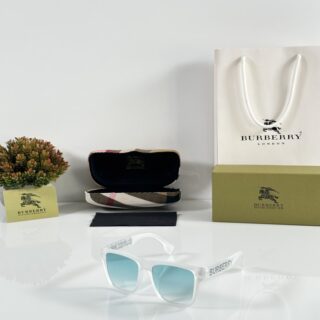 Burberry_4458_Ice_Green
