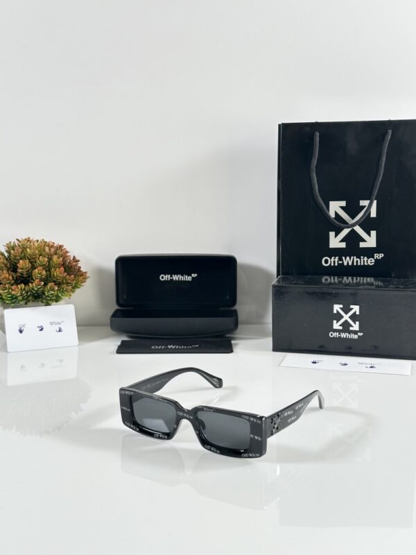 Off_White_88995_Black_White - Image 3