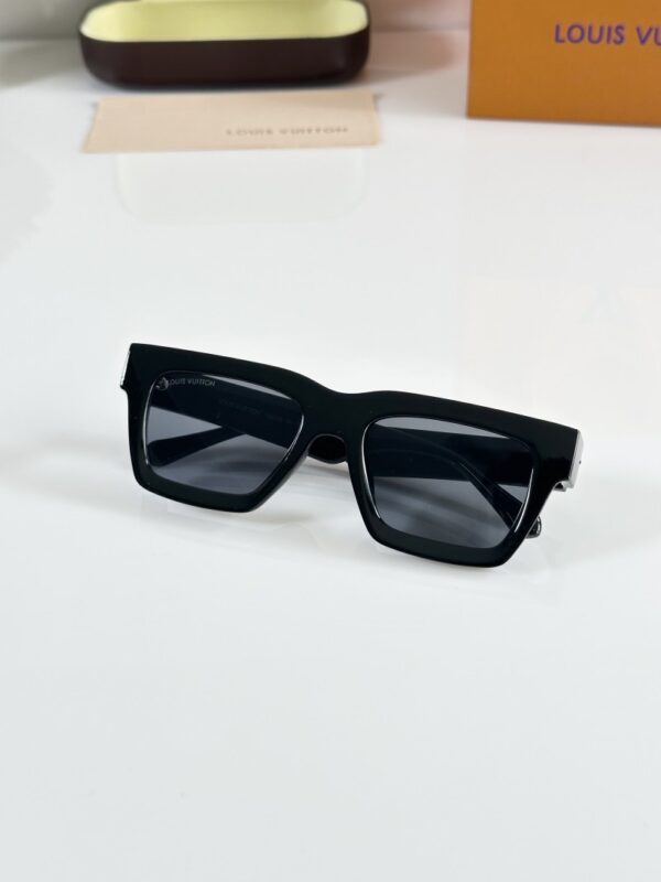 Louis_Vuitton_6093_Black - Image 4