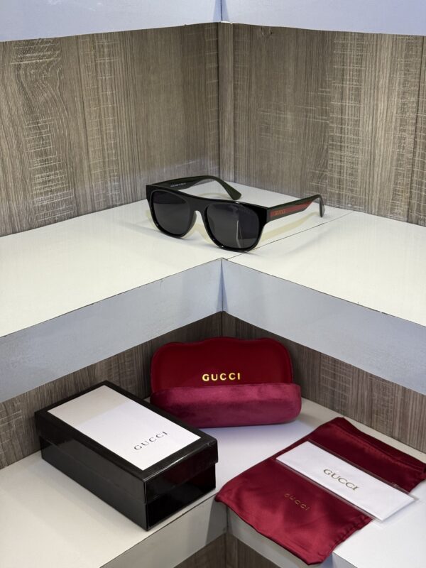 Gucc i Model 2222 Premium sunglass