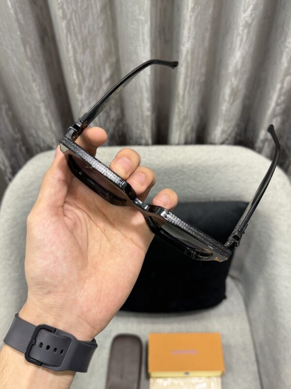 Louis_Vuitton Millionaire 96006 Premium sunglass - Image 2