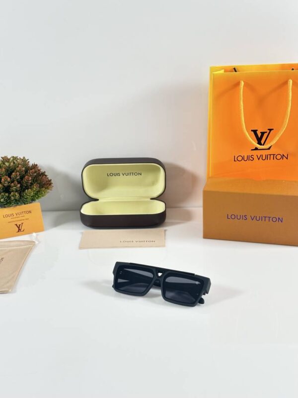 Louis_Vuitton_1984_Black - Image 2
