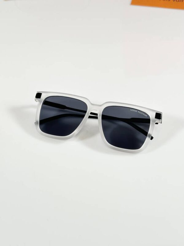 Louis_Vuitton_8779_Ice_Black