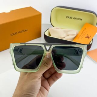 Louis_vuitton_green_1502