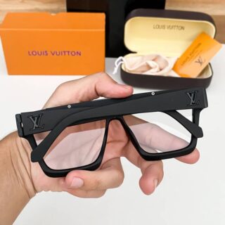 Louis_vuitton_black_frame_1502