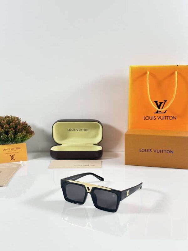 Louis_Vuitton_1984_Gold_Black - Image 3