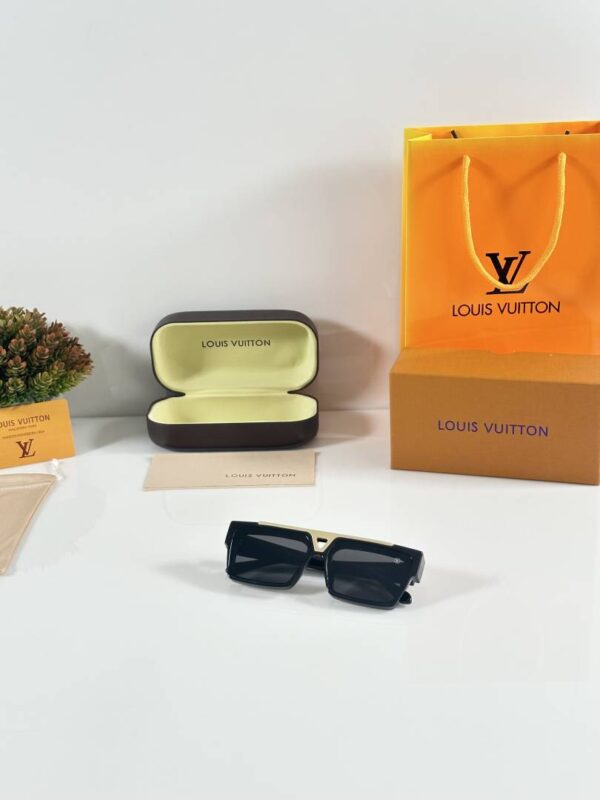Louis_Vuitton_1984_Gold_Black
