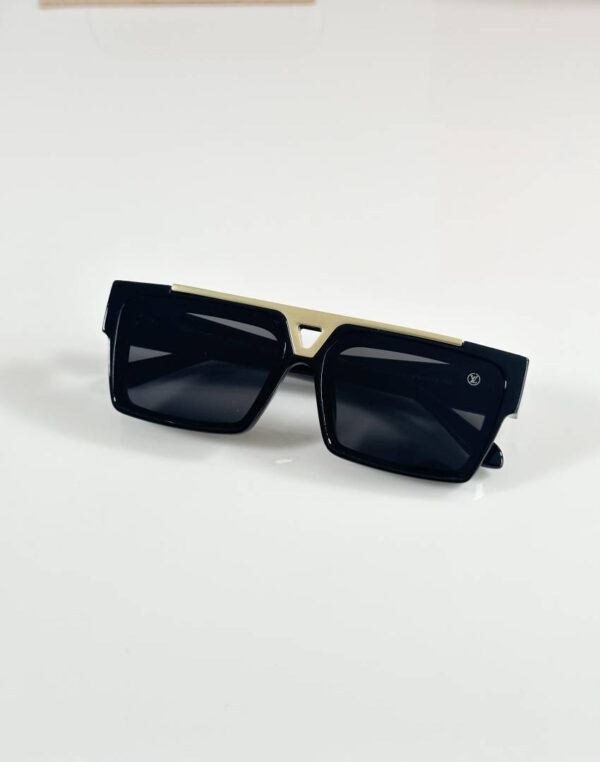 Louis_Vuitton_1984_Gold_Black - Image 2