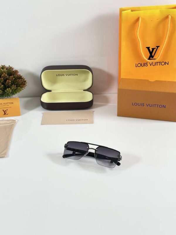 Louis_Vuitton_5131_Gun_Black_DC