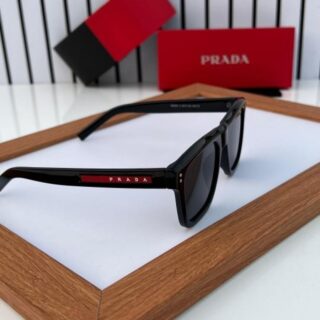 _Prada all black