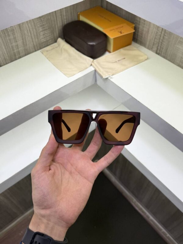 Louis_Vuitton 1502 brown - Image 5