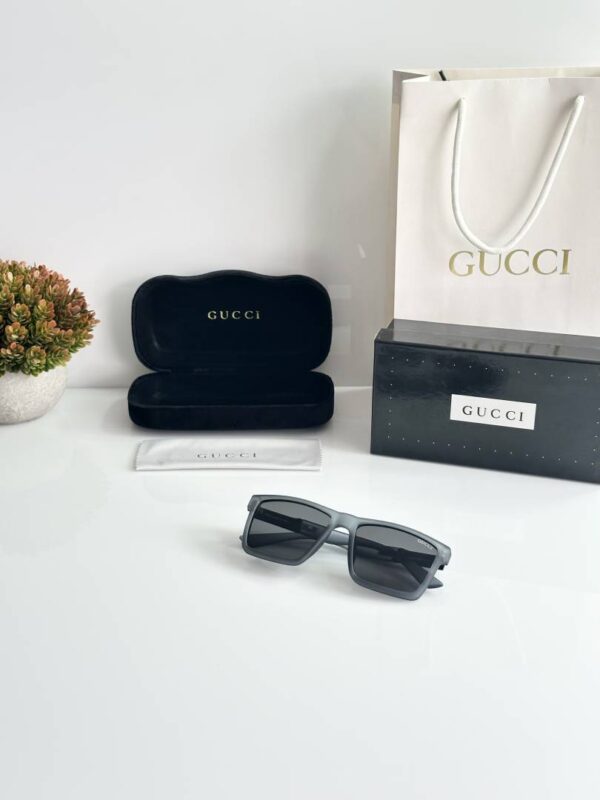 Gucci_2511_Grey