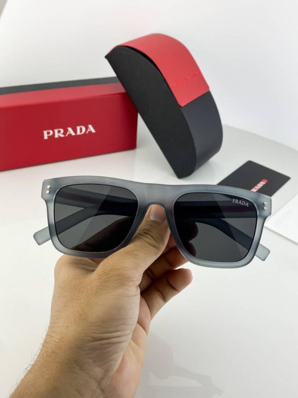 Prada_grey_black_3835