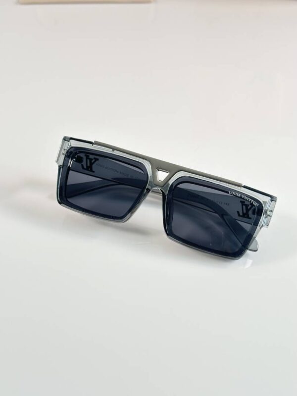 Louis_Vuitton_1984_Shine_Grey