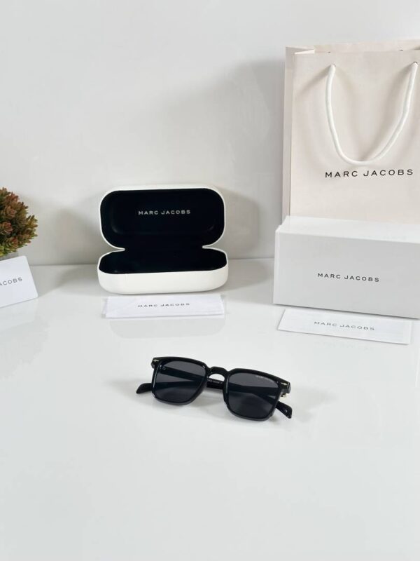 Marc Jacobs 1124 Black