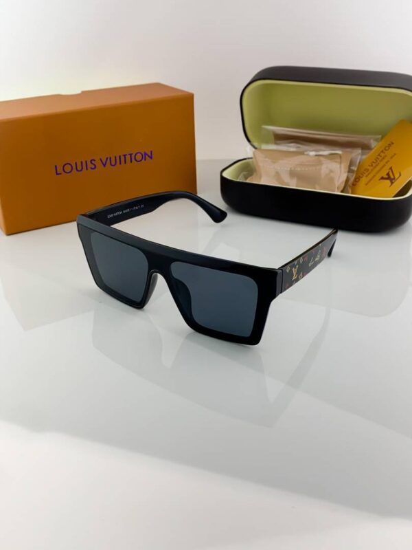 Louis_vuitton_Black_1166 - Image 2