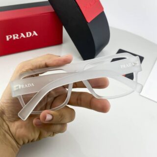 Prada_ice_plano_22y